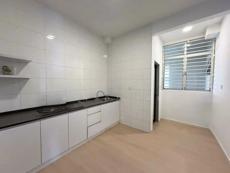 Kitchen features: white tiled walls, black countertop, single-bowl stainless-steel sink, chrome pull-down faucet, built-in kitchen cabinets with white finish, gas hob, window with metal grilles, vinyl plank flooring, recessed downlights; style: modern.