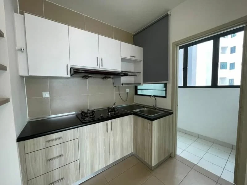 Kitchen features: white upper cabinets, wooden lower cabinets, black countertop, stainless-steel sink, chrome pull-down faucet, 2-burner gas hob, exhaust hood, tile backsplash, window with view to balcony, grey roller blind; style: modern.
