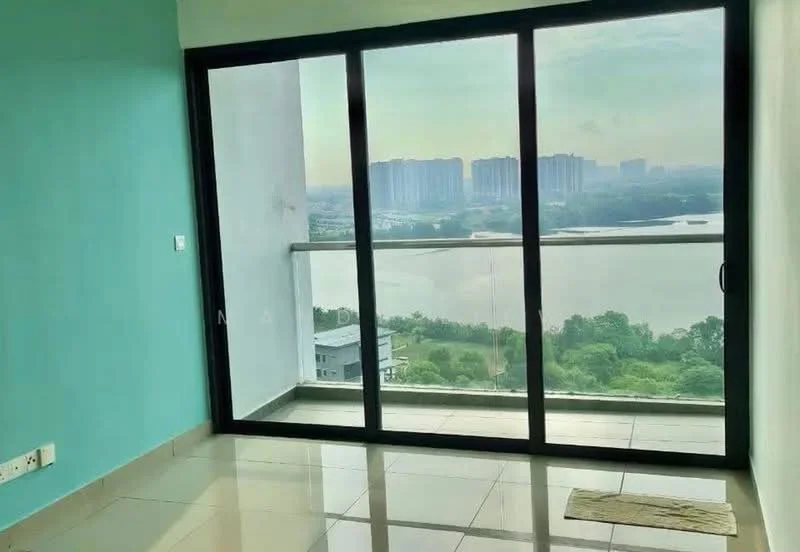 Room features: floor-to-ceiling windows, sliding glass door, green accent wall, white walls, glossy tile flooring, balcony view of city skyline, lake view, natural light; style: modern; view: city.