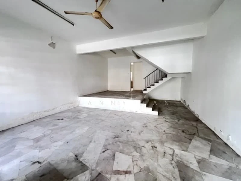 Living features: white painted walls, marble flooring, ceiling fan, staircase, open layout, natural light from windows, high ceiling, step-up area; style: minimalist.