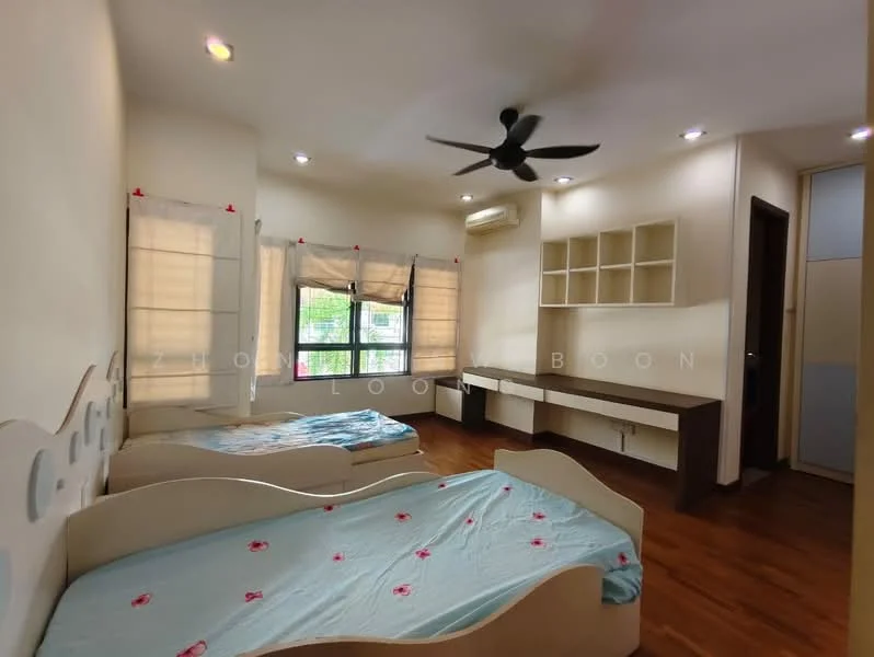 Bedroom features: two single beds with light blue bedding, wooden flooring, ceiling fan, window with sheer curtains, built-in shelving unit, study desk, wall-mounted air conditioning unit, neutral painted walls; style: modern.