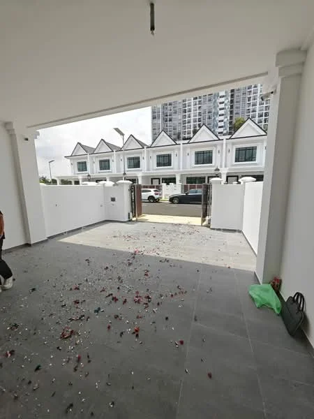 Exterior type: linked terrace house; features: white painted walls, grey tiled flooring, open-air parking area, manicured lawn, surrounded by residential buildings, gated entry, paved driveway; style: modern.