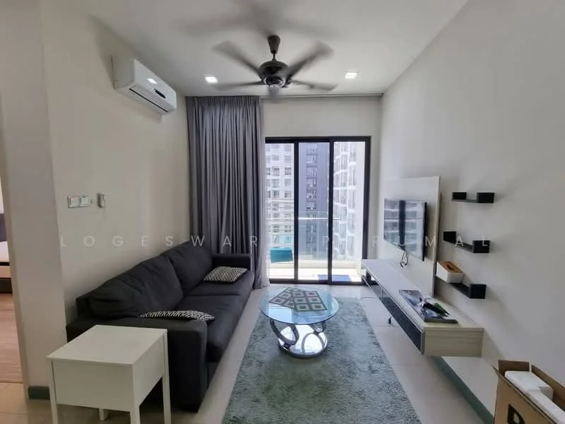 Living features: 3-seater fabric sofa in grey, glass coffee table, area rug in light blue, wall-mounted TV, TV console, floor-to-ceiling windows, sliding glass door, curtains, 1 wall-mounted split AC, ceiling fan with light, decorative wall shelf; style: modern; view: pool.