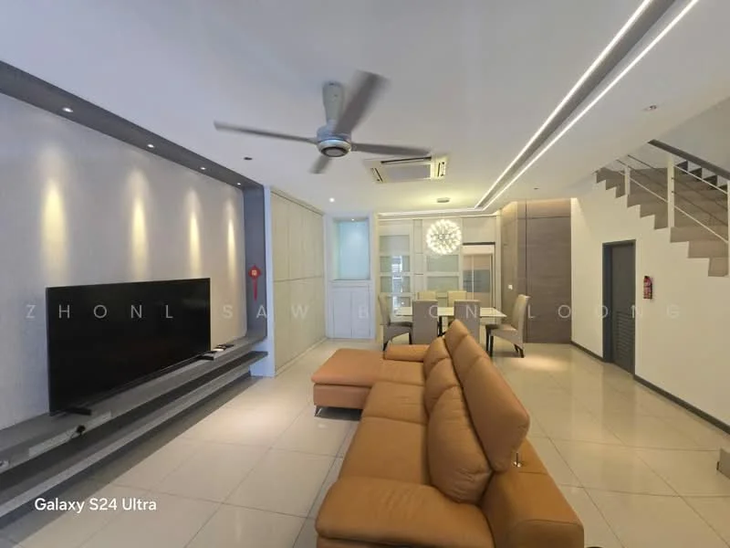 Living features: 3-seater leather sofa in beige, wall-mounted TV, TV console, recessed LED downlights, 5-blade ceiling fan, cream painted walls, tile flooring, decorative wall panel, air conditioning unit, open layout, large windows, area rug; style: modern.