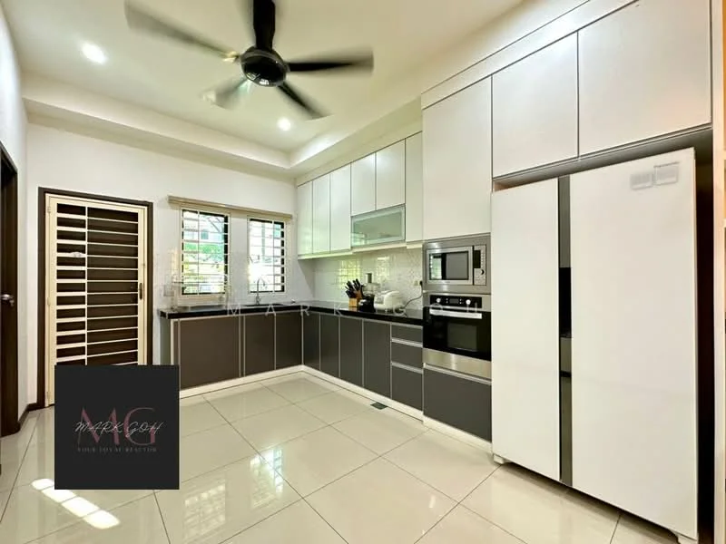 Kitchen features: white upper cabinets, dark grey lower cabinets, stainless-steel fridge, built-in oven, microwave, ceramic tile flooring, recessed downlights, 5-blade ceiling fan, double-bowl stainless-steel sink, chrome pull-down faucet, white backsplash, kitchen island, countertop with grey veining; style: modern.