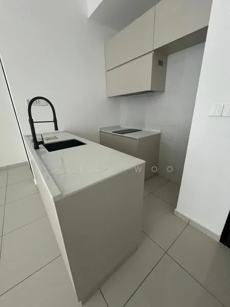 Kitchen features: single-bowl stainless-steel sink, black gooseneck faucet, quartz countertop, flat-panel beige cabinets, built-in cooktop, white tiled backsplash, ceramic tile flooring, recessed downlights; style: modern.