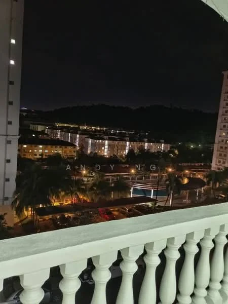 Room view: mountain.