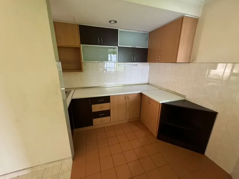 Kitchen features: L-shaped kitchen layout, brown and cream cabinetry, glass-front upper cabinets, white tiled backsplash, laminate countertop, built-in shelving, tile flooring, recessed ceiling light; style: modern.