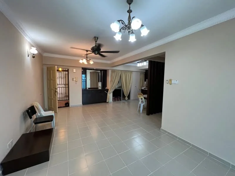 Living features: light grey painted walls, cream tiled flooring, 5-blade ceiling fan with light, chandelier, recessed downlights, window with sheer curtains, black wooden console, white plastic chairs, partition with curtains, entrance door, decorative wall sconces; style: modern.