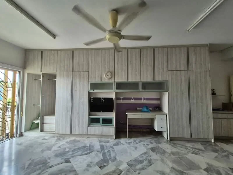 Living features: marble flooring, light-colored wood cabinetry, built-in storage units, wall-mounted TV console, ceiling fan with light, large windows, open layout, decorative wall clock; style: modern.