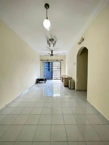 Living features: white painted walls, glossy ceramic tile flooring, 5-blade ceiling fan with light, single pendant light, large sliding glass door, window with grid pattern, wooden console table, black sofa, arched doorway, open layout; style: modern.