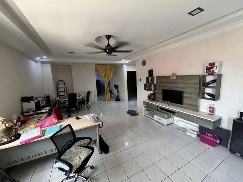 Living features: white painted walls, glossy white tile flooring, 5-blade ceiling fan with light, wall-mounted TV, TV console, wooden feature wall, decorative items on shelves, large window with natural light, open layout, work desk with office chair, area rug; style: modern.