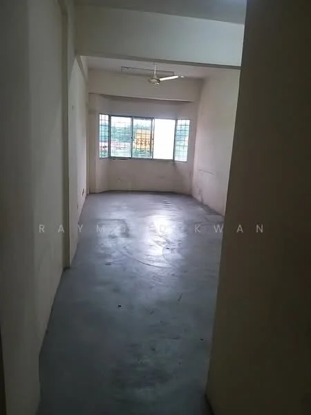 Room features: plain white walls, concrete flooring, ceiling fan, multiple windows, natural light, corner room layout; style: minimalist.
