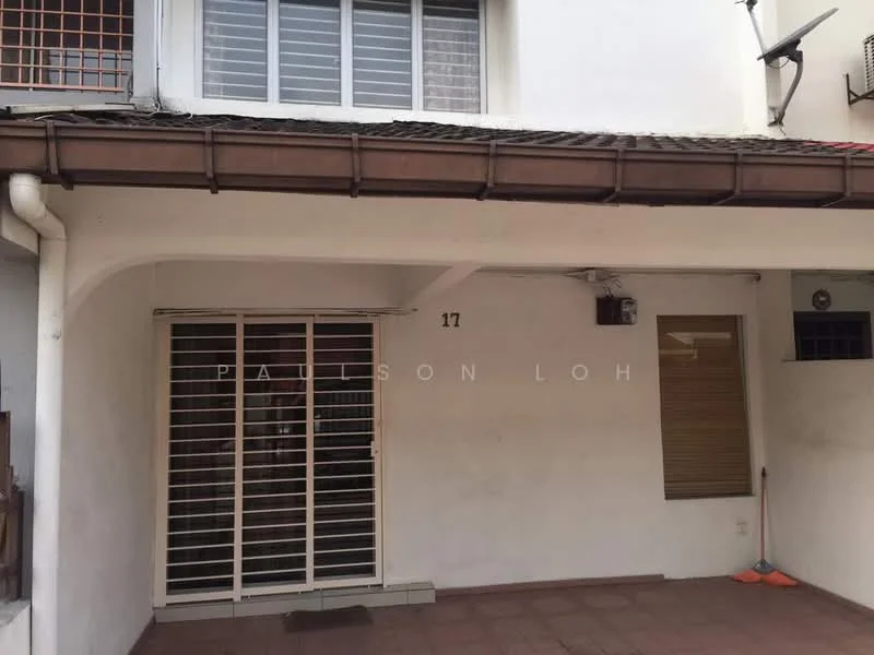 Exterior type: linked terrace house; features: white painted facade, sliding glass door, window with horizontal bars, terracotta tiled flooring, overhanging roof, number 17 displayed, side wall with window, exterior wall with no visible decoration; style: minimalist.