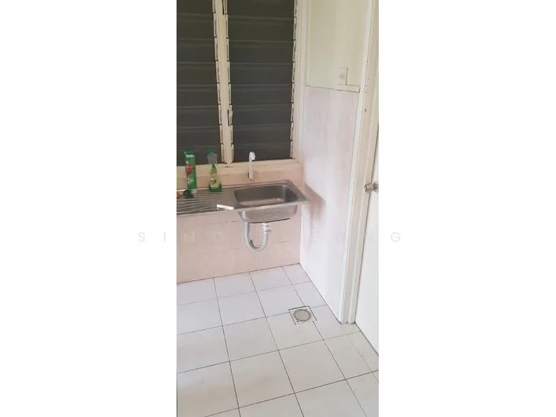 Room features: single-bowl stainless-steel sink, chrome pull-down faucet, tile backsplash, white tiled flooring, white painted walls, window with horizontal slats, metal countertop, bottle storage on countertop.