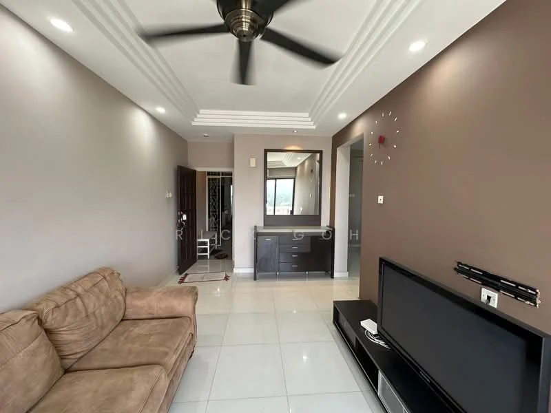 Living features: 3-seater fabric sofa in beige, ceiling fan with light, wall-mounted TV, TV console, recessed downlights, cream painted walls, white tiled flooring, decorative wall clock, built-in cabinet, mirror on wall; style: modern.