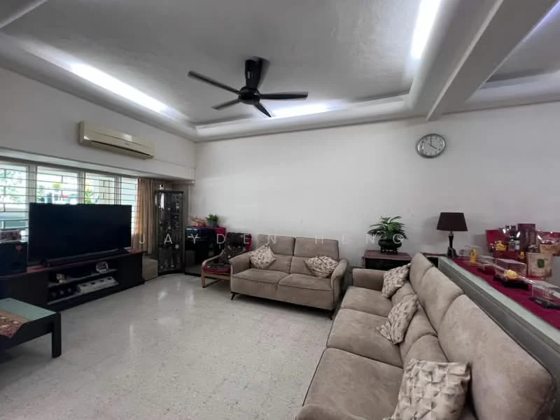 Living features: 5-blade ceiling fan with light, wall-mounted TV, 3-seater fabric sofa in beige, L-shape sectional sofa in beige, coffee table, TV console, decorative wall clock, window with grille, air conditioning unit, light-colored walls, recessed lighting, tile flooring; style: modern.