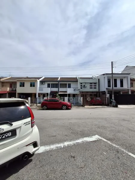 Exterior type: linked terrace house; features: two-storey linked terrace houses, cream painted facade, white painted facade, grey accent wall, front porch area, visible parking spaces, manicured lawns, street view, power lines visible, asphalt road; style: modern.