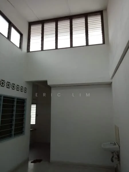 Room features: white painted walls, high ceiling, large windows with horizontal slats, floor-to-ceiling windows, marble flooring, sink, open layout, natural light; style: minimalist.