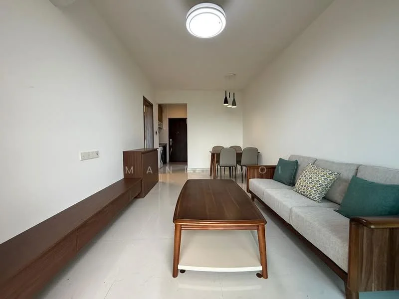 Living features: light-colored walls, white ceiling, recessed ceiling light, 3-seater fabric sofa in light grey, wooden coffee table, wooden TV console, decorative cushions in teal, dining area with 4 upholstered chairs, floor-to-ceiling windows, marble tile flooring; style: modern.