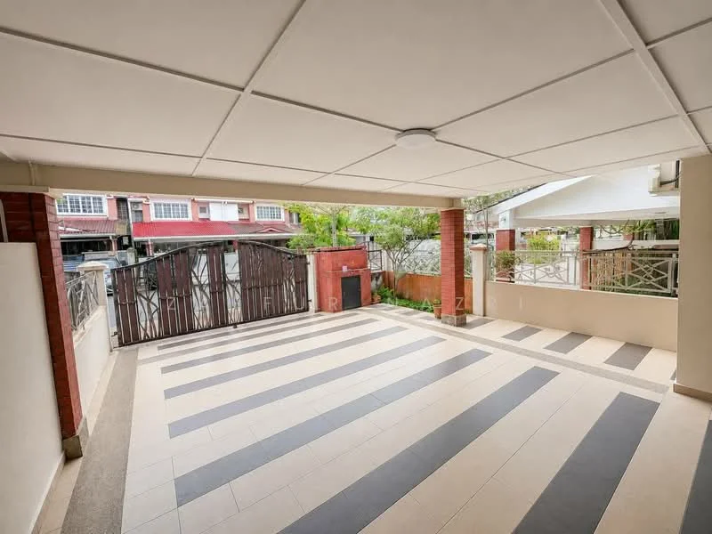 Exterior type: car porch; features: paved flooring with alternating light and dark tiles, covered roof, brick columns, metal gate, surrounding greenery, fenced perimeter; style: modern.
