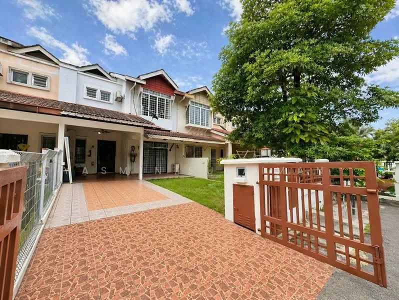 Exterior type: linked terrace house; features: two-storey house, red brick facade, tiled roof, manicured lawn, paved driveway, fenced front yard, front gate, covered porch, multiple windows, greenery around the property; style: modern.