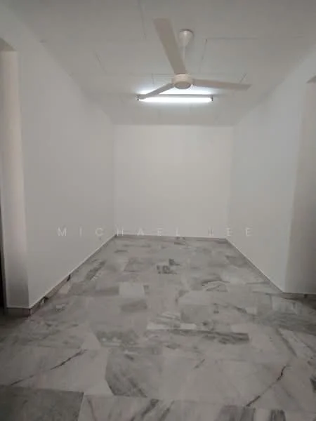 Room features: white painted walls, marble flooring, ceiling fan, fluorescent ceiling light.