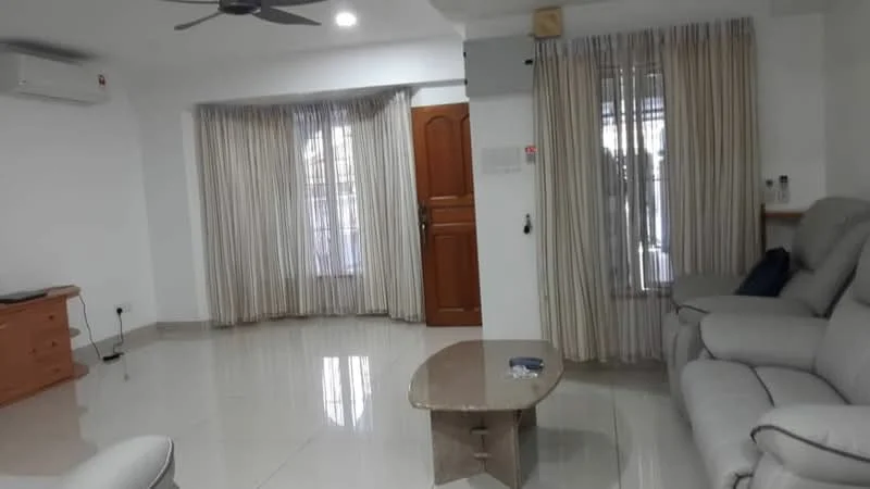 Living features: light grey leather reclining sofa, coffee table with marble top, wooden TV console, floor-to-ceiling windows, sheer curtains, white painted walls, polished ceramic tile flooring, 1 wall-mounted split AC, ceiling fan with light, recessed downlights; style: modern.