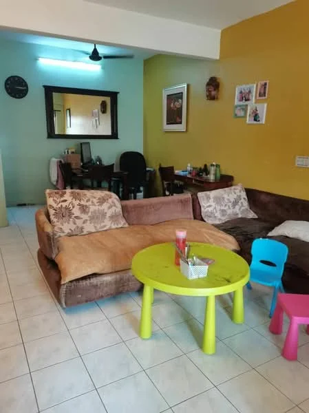 Living features: L-shape sectional sofa with floral pattern, coffee table with round top and yellow legs, tile flooring, green accent wall, light blue wall, wall-mounted mirror, framed artwork, wall clock, ceiling fan, computer desk with chair, decorative items on shelves; style: contemporary.