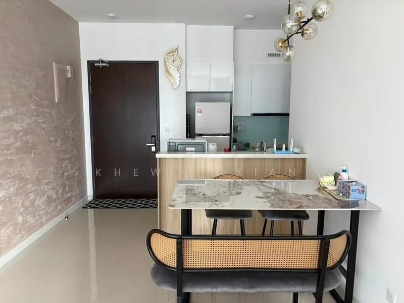 Dining features: marble dining table, 4 dining chairs, wooden cabinetry, stainless-steel fridge, built-in oven, ceramic cooktop, kitchen backsplash, pendant lighting, wall clock, grey wall with texture, white walls, tile flooring; style: modern. Kitchen features: stainless-steel fridge, built-in oven, ceramic cooktop, wooden cabinetry, kitchen backsplash, pendant lighting; style: modern.