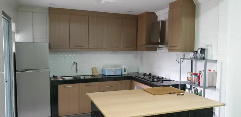 Kitchen features: brown wooden cabinetry, black granite countertop, stainless-steel sink, chrome pull-down faucet, built-in gas hob, stainless-steel range hood, freestanding fridge, white tiled backsplash, open shelving, kitchen island with wooden surface; style: modern.