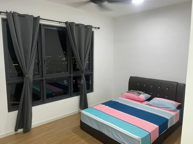 Bedroom features: king-size bed, upholstered headboard, bedding with pink and blue stripes, two bedside pillows, floor-to-ceiling windows, grey curtains, wooden flooring, ceiling fan; style: modern; view: city.