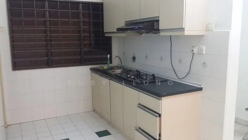 Kitchen features: laminate cabinetry in light beige, black granite countertop, single-bowl stainless-steel sink, chrome pull-down faucet, 4-burner gas hob, built-in range hood, white tiled backsplash, white tiled flooring, window with horizontal slats, wall-mounted storage shelves; style: modern.