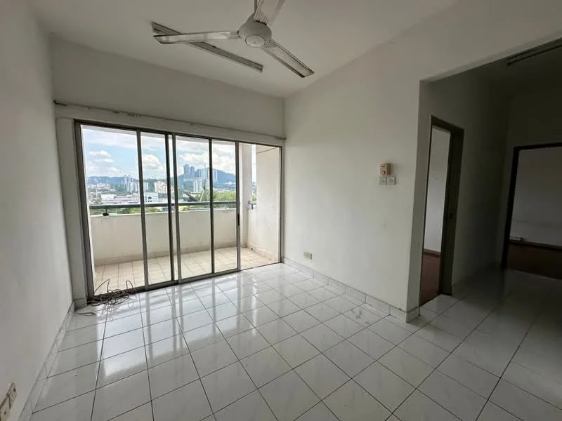 Living features: white painted walls, glazed ceramic tile flooring, 5-blade ceiling fan, floor-to-ceiling sliding glass door, city view, natural light from large windows, neutral color scheme, open layout; style: modern; view: city. Room features: white painted walls, glazed ceramic tile flooring, doorway leading to another room.
