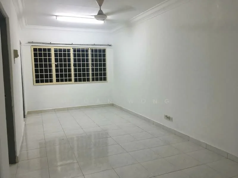 Living features: white painted walls, glossy ceramic tile flooring, ceiling fan, large windows with grid pattern, neutral color scheme, no visible furniture, plain ceiling with crown moulding, natural light from windows; style: minimalist.