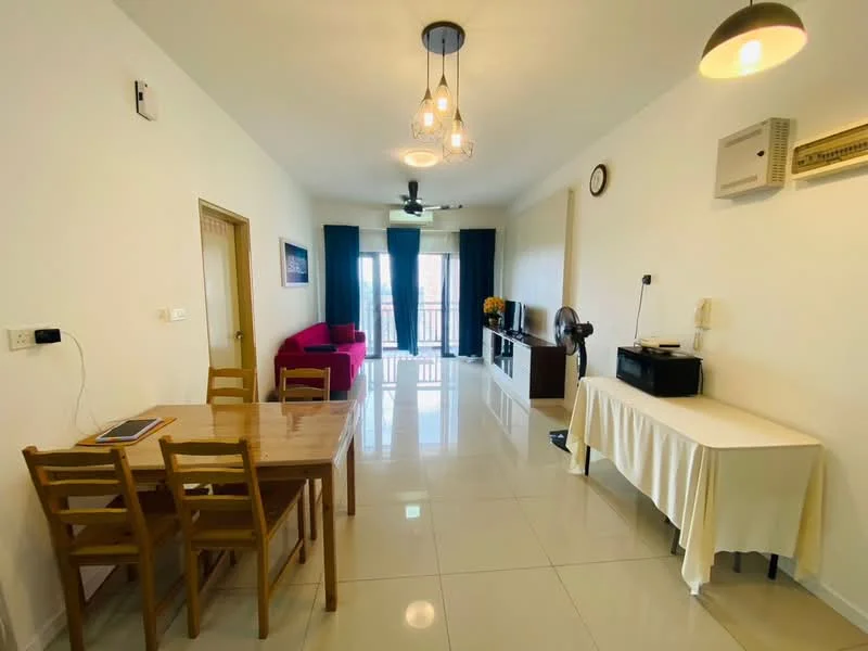 Living features: white painted walls, glossy tile flooring, 5-blade ceiling fan with light, recessed downlights, sofa in red fabric, wooden dining table with 4 chairs, TV console, wall-mounted TV, air conditioning unit, window with sheer curtains, decorative wall clock, side table with tablecloth; style: modern.