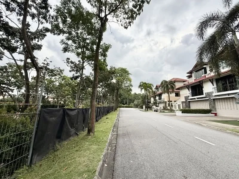 Exterior type: detached bungalow; features: manicured lawn, mature trees, paved road, fenced perimeter, two-storey houses, driveway with interlocking pavers; style: modern.