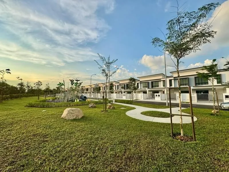 Exterior type: linked terrace house; features: manicured lawn, mature trees, paved walkway, playground equipment, two-storey linked terrace houses, street view, green landscaping, open space, sidewalk; style: modern.