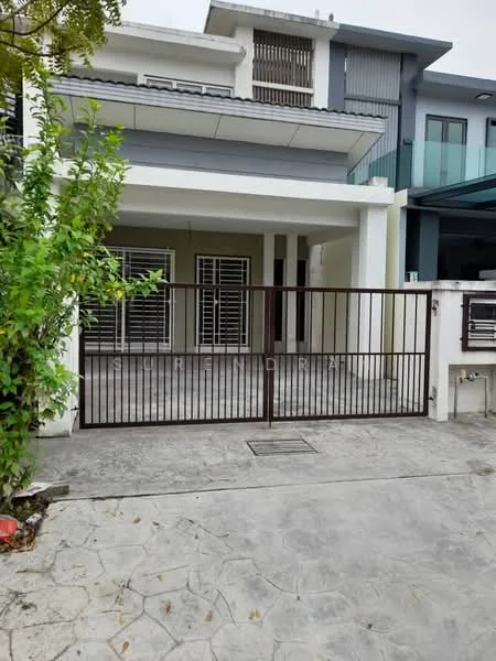 Exterior type: linked terrace house; features: metal gate, paved driveway, covered porch, white painted facade, sliding glass doors, ground floor with open space, concrete flooring, landscaped greenery, two-storey structure, modern architectural design; style: modern.
