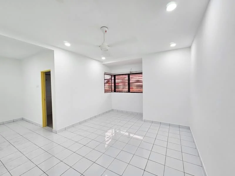 Room features: white painted walls, marble tile flooring, recessed LED downlights, ceiling fan, large windows, window treatments, corner room, neutral color scheme; style: modern.