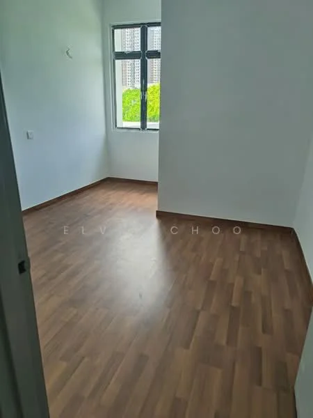 Room features: light wood laminate flooring, white painted walls, single window with black frame, view of greenery outside, no visible furniture, empty room; view: garden.