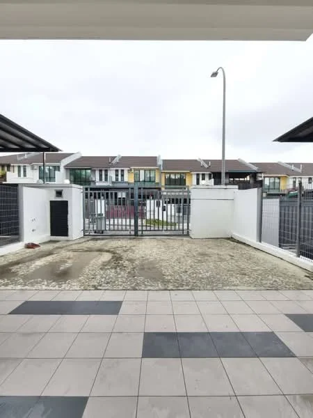 Exterior type: linked terrace house; features: paved walkway, metal gate, fenced perimeter, concrete wall, street lamp, surrounding residential units, manicured lawn, parking area; style: modern.