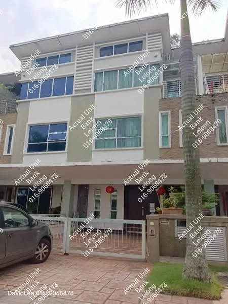 Exterior type: linked terrace house; features: three-storey building, glass windows, cream painted facade, green accent wall, balconies on upper floors, paved driveway, front gate, landscaped garden area, palm tree in front, car parked in driveway; style: modern.
