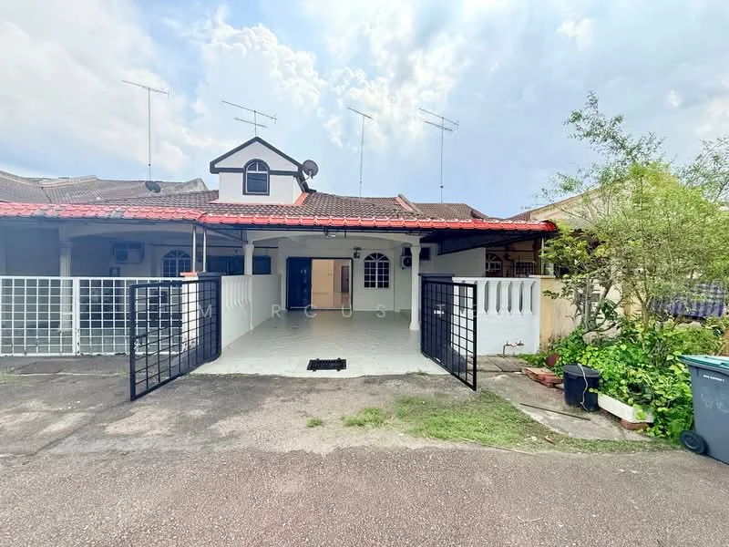 Exterior type: linked terrace house; features: red tiled roof, white painted facade, black metal gate, front porch with tiled flooring, two front windows with arched design, garden area with plants, driveway, aerial antennas on roof; style: modern.