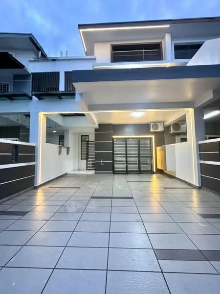 Exterior type: linked terrace house; features: tiled flooring, exterior wall with grey and white paint, recessed lighting, sliding glass door, wall-mounted split AC units, fenced perimeter, manicured landscaping, covered porch area, modern architectural design; style: modern.