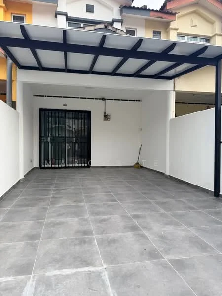 Exterior type: linked terrace house; features: covered car porch with metal roof, grey tiled flooring, white painted walls, black metal gate, surrounding white walls, clean and uncluttered space; style: modern.