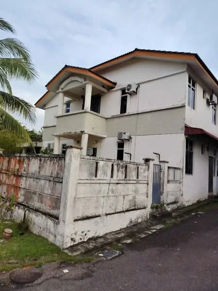 Exterior type: semi-detached house; features: white painted facade, orange tiled roof, two-storey structure, visible air conditioning units, fenced perimeter wall, manicured lawn, paved walkway, driveway, front porch, windows with grilles; style: modern.