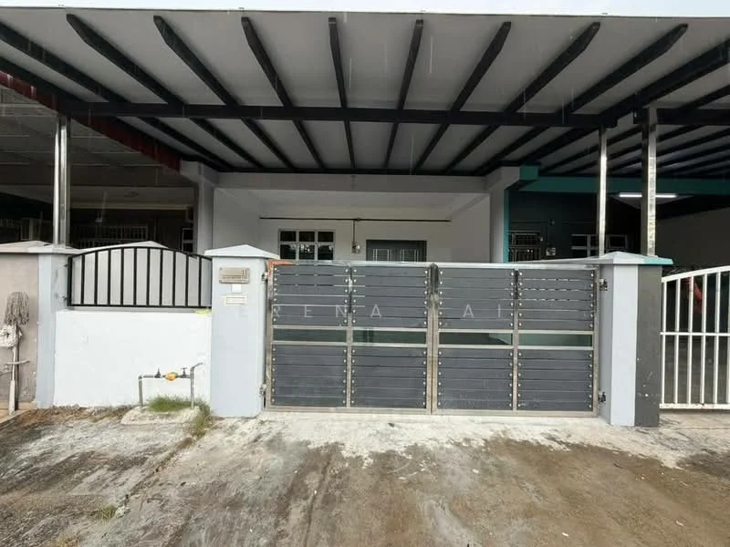 Exterior type: linked terrace house; features: metal gate with horizontal slats, concrete driveway, covered car porch, white painted facade, flat roof, front garden area, security gate, manicured lawn, paved walkway, surrounded by low fencing; style: modern.