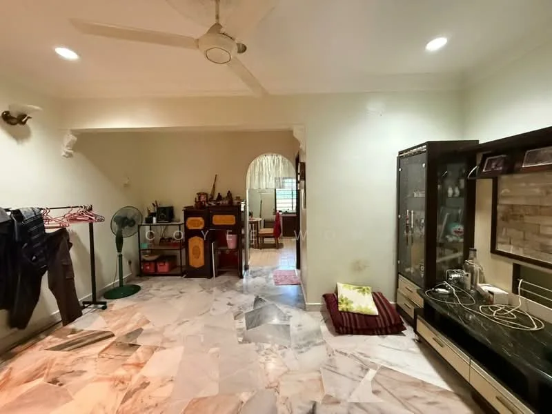 Living features: marble flooring, white painted walls, ceiling fan, recessed downlights, wall-mounted cabinet, black countertop, decorative mirror, open space layout, window with natural light, area rug, clothes rack, standing fan; style: modern.