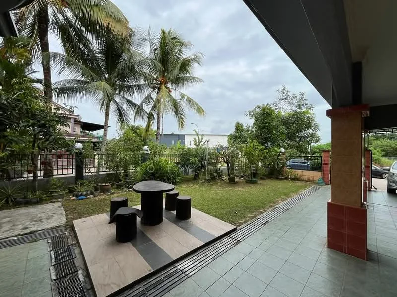 Exterior type: detached bungalow; features: manicured lawn, palm trees, tropical landscaping, stone-paved walkway, outdoor seating area with round table, black stools, fenced yard, surrounded by greenery; style: modern.